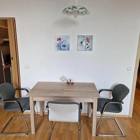 Zum Schloss شقة *